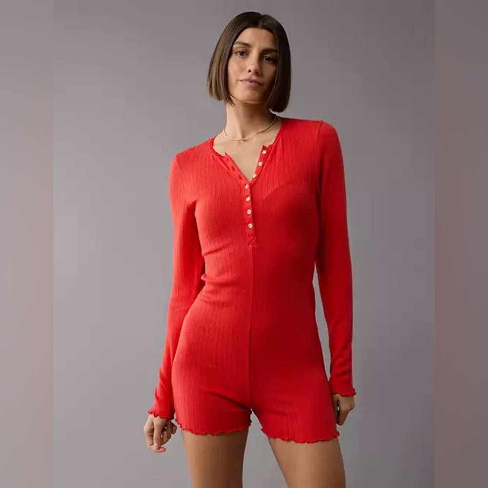American Eagle | Red Long-Sleeve Lettuce Edge Lounge Romper Size Medium